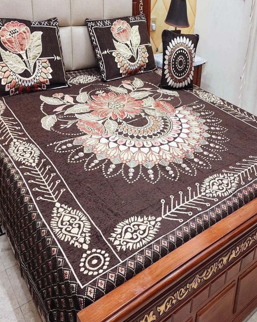 4 Piece Velvet Jacquard Bedsheet Set